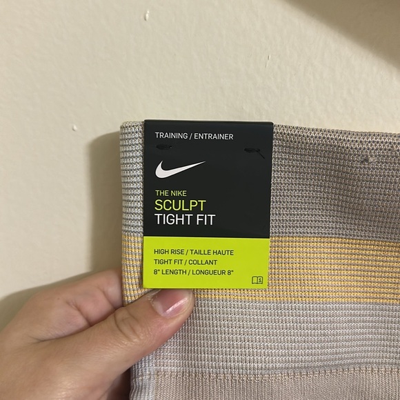 NWT Nike Icon Clash Seamless 8" Training Bike Shorts CJ5091-110 Size Small - Picture 5 of 5